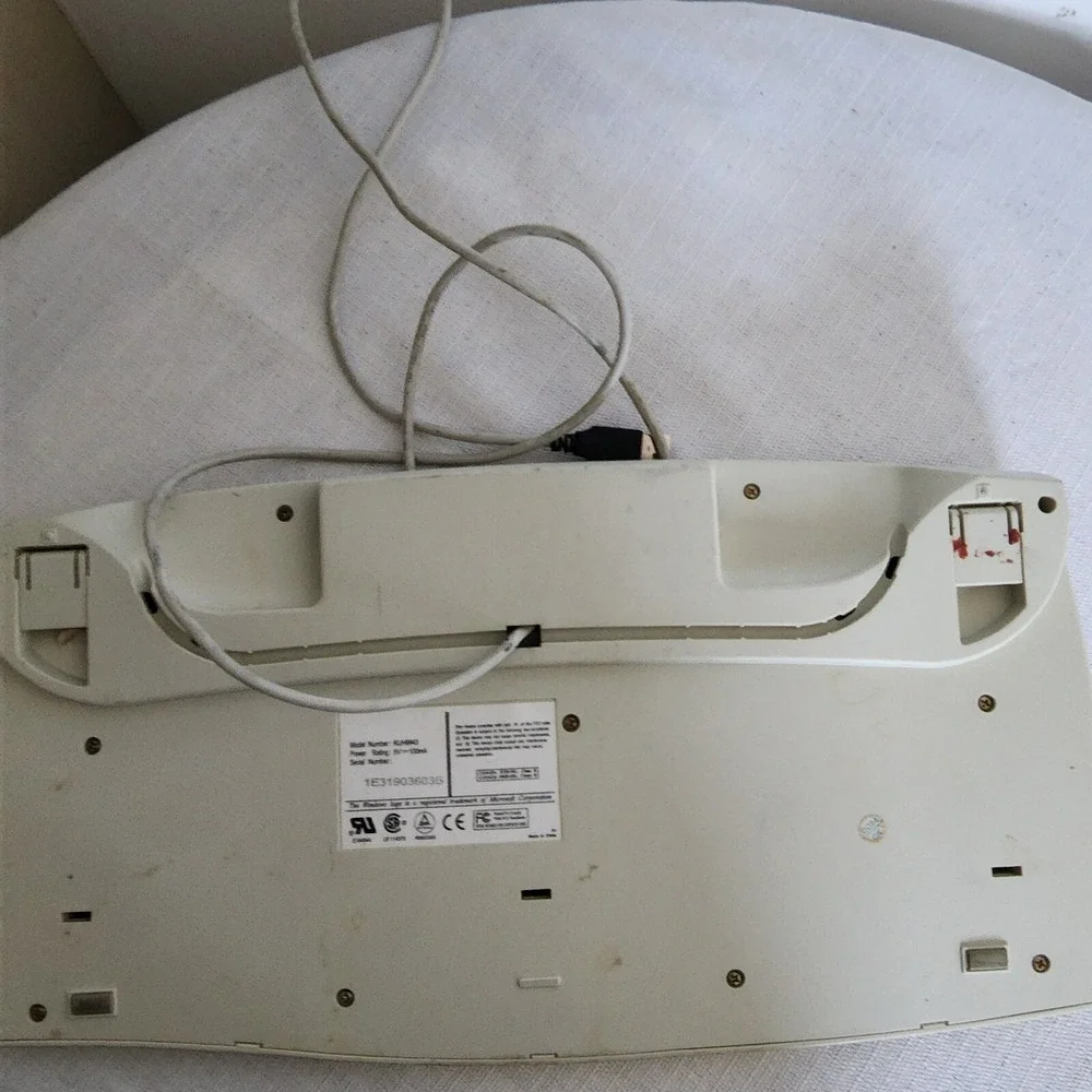 Vintage Chicony Keyboard White KUH9943 Clicky